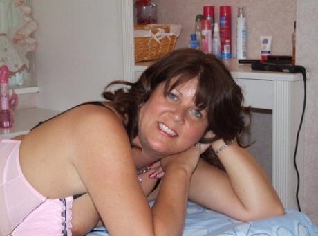 slightly fat girl sex photo