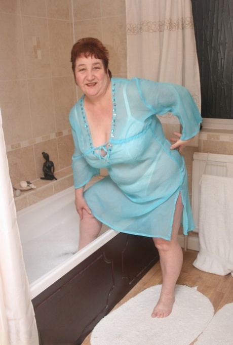 bbw sling bikini exclusive photos