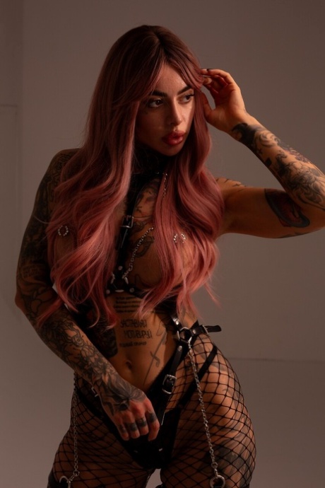 curvy mature masturbates with her dildo mature porn sexy nudes gallery