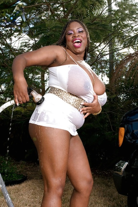 red white beautiful bbw erotic pic