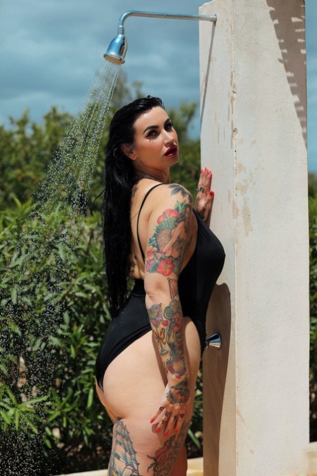 thick pixi free sexy photos