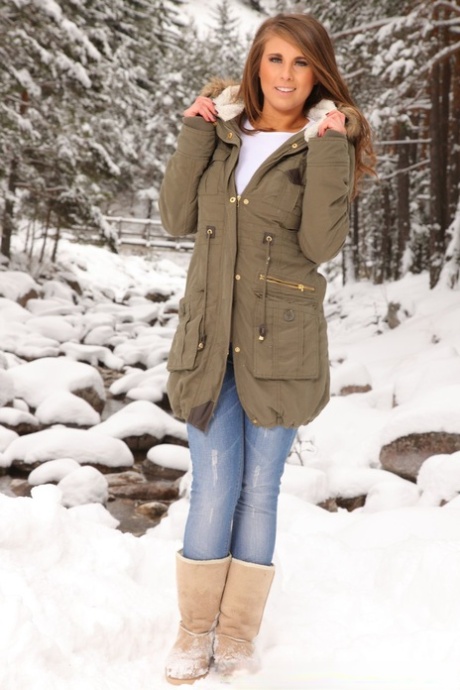 exotic thick girl tries out for calendar hd img